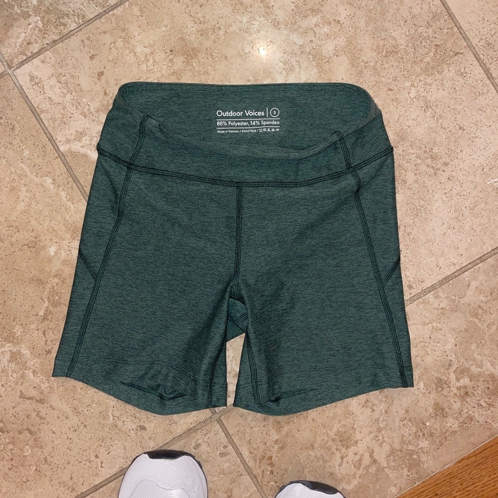 Outdoor Voices Hunter Green Warmup Biker Shorts S